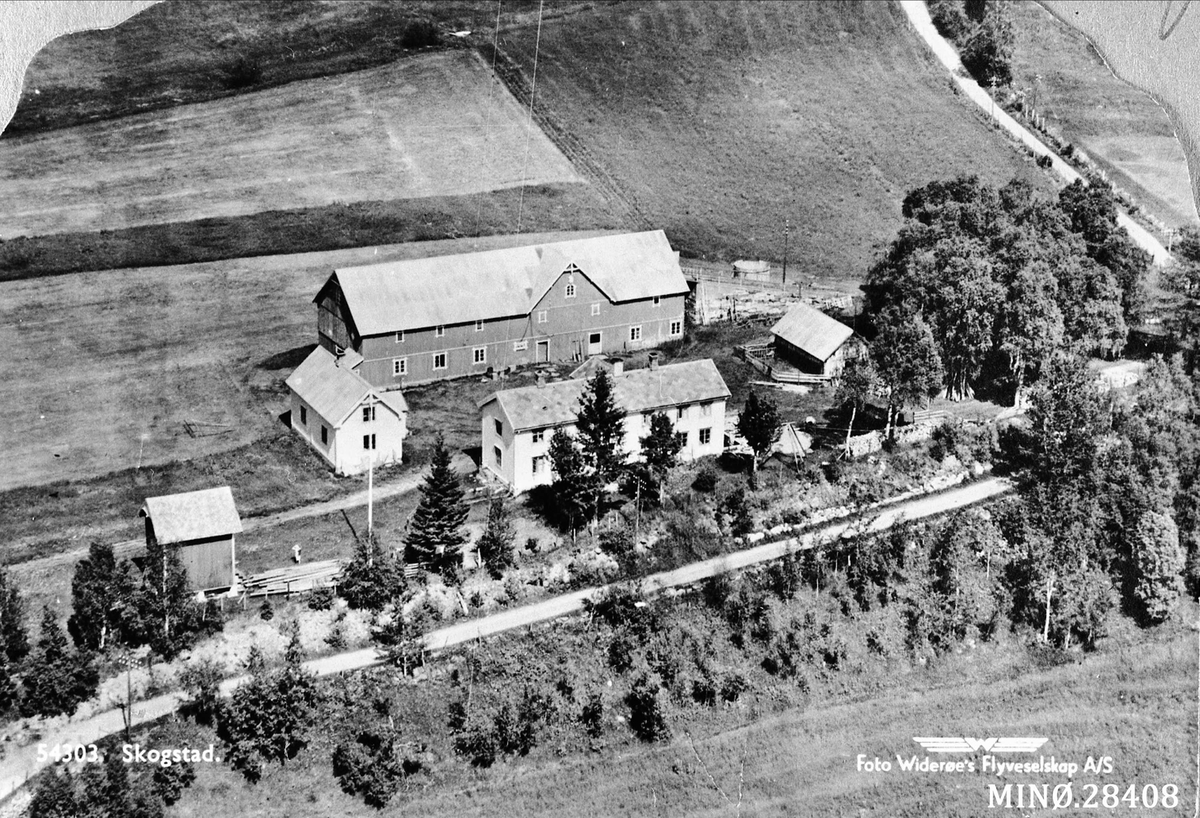 Widerøes Flyveselskap A/S, Flyfoto av Skogstad gård