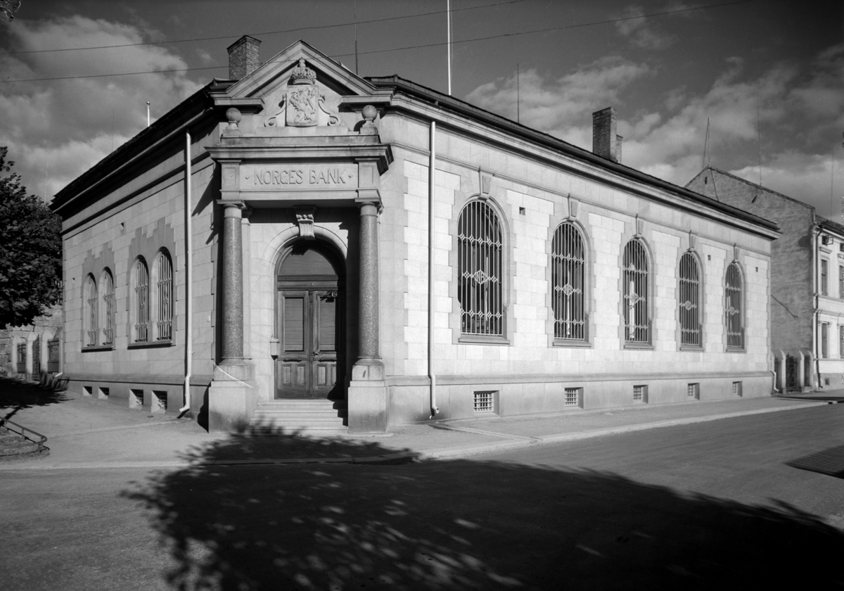 Normann Fotoatelier, Norges bank. Parkgt. 21, Hamar. Ekstriør.
