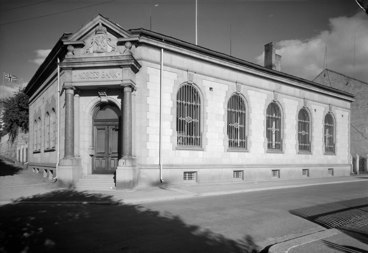 Normann Fotoatelier, Norges bank. Parkgt. 21, Hamar. Intriør.