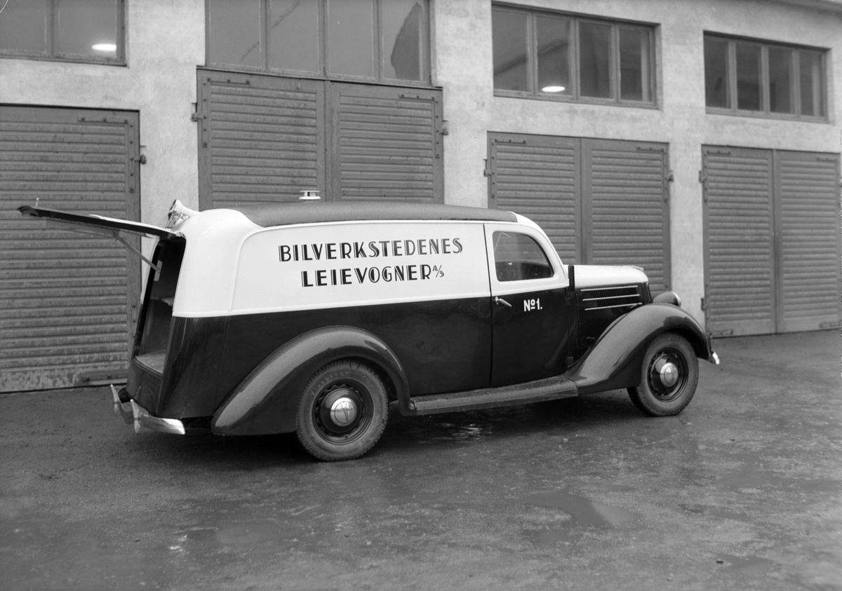 Normann Fotoatelier, Oplandske Auto, Hamar. Varebil. Bilverkstedenes leievogn no. 1. Ford V8 1936 med norskbygd karosseri.