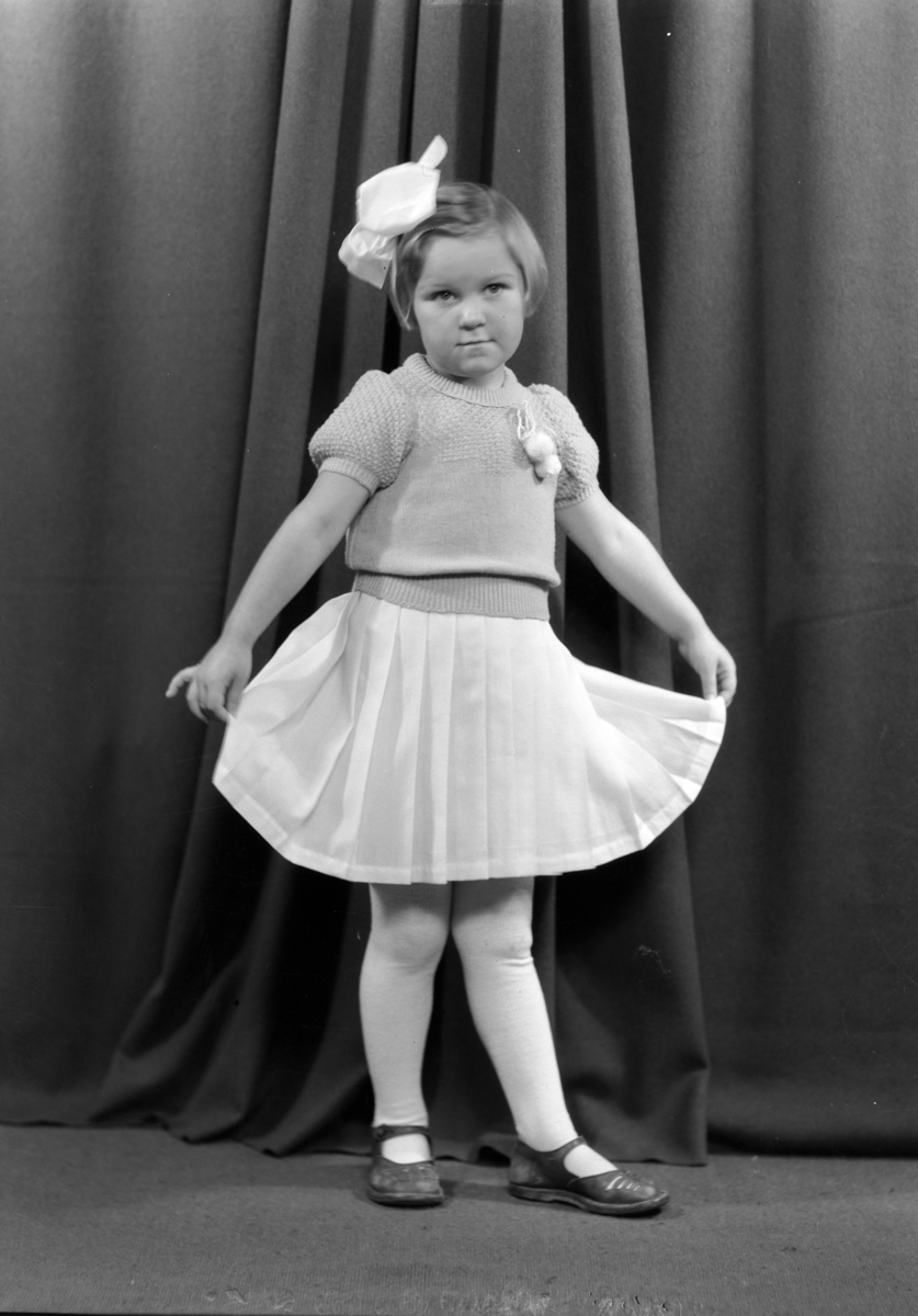 Normann Fotoatelier, Monclaire. Fotograf. Portrett. Ballettpike.