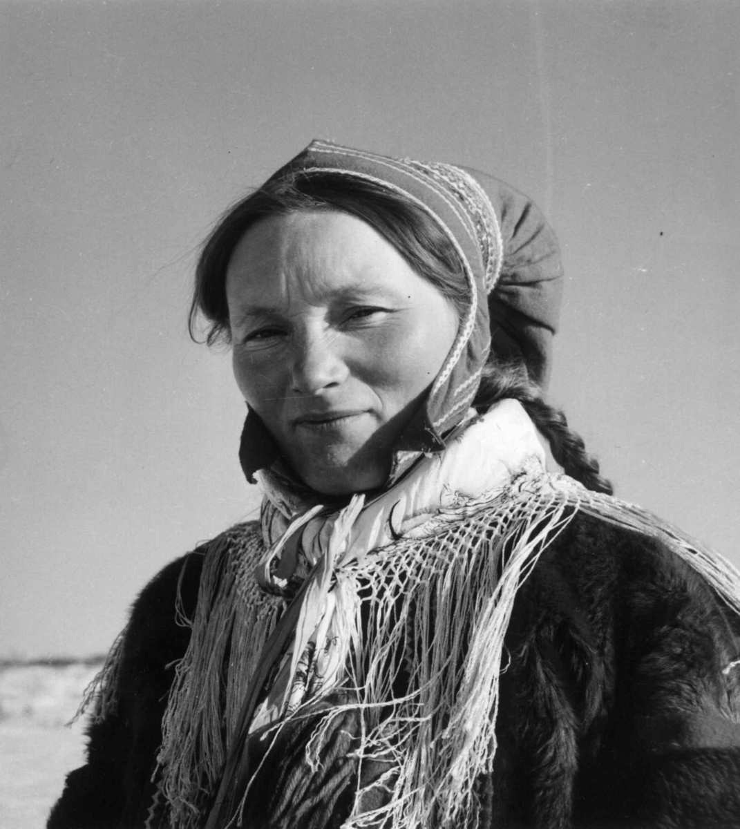 Virginia Raymond Davidson, Portrett av Berit Elen Aslak Sara.