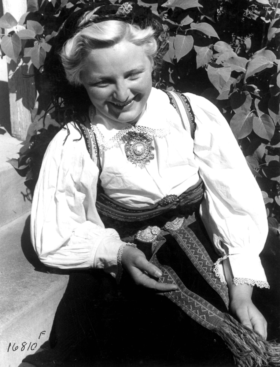 Anders Beer Wilse, Kvinnedrakt, Setedalsjente