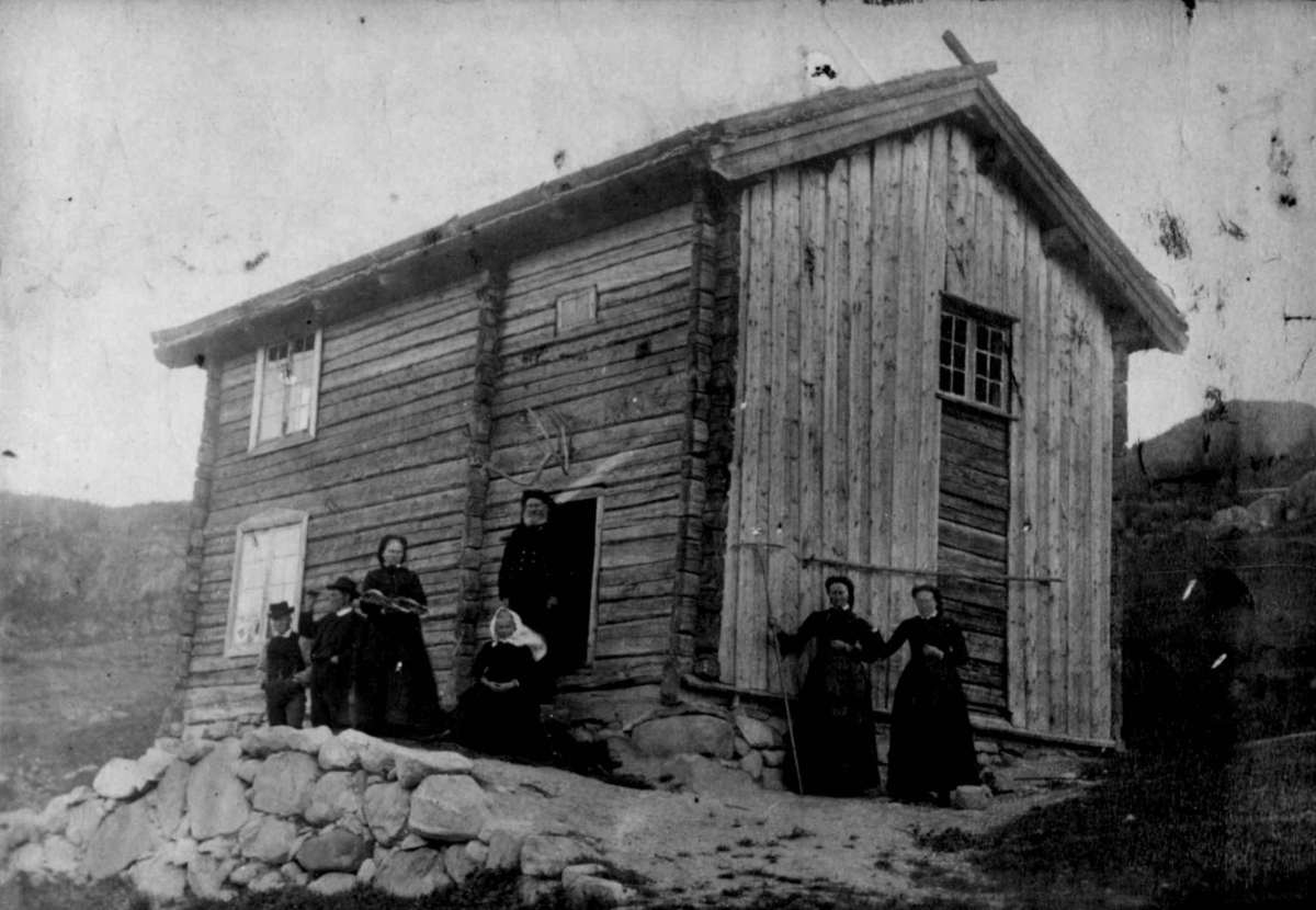 Ukjent, Fra en serie fotografier fra et album som har tilhørt folklorist og professor Moltke Moe (1859-1913), antatt fra 1880-årene med motiver fra Telemark.