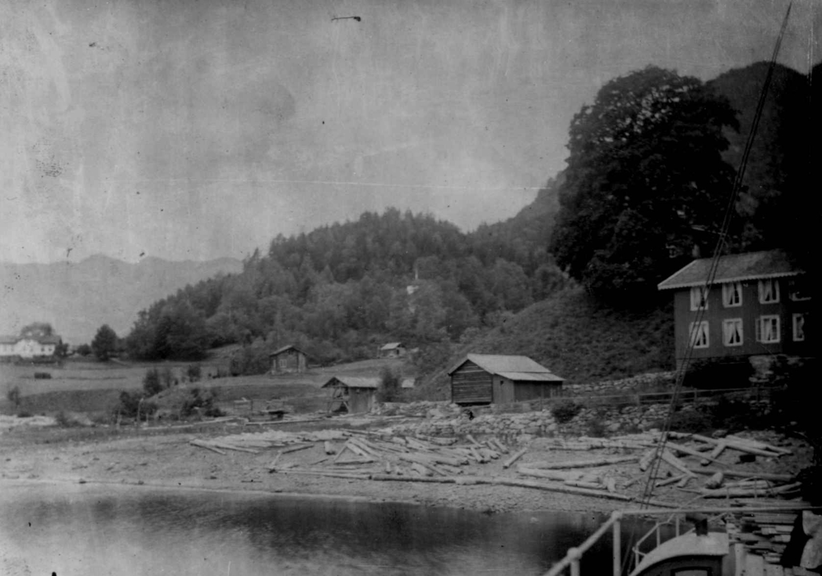 Ukjent, Fra en serie fotografier fra et album som har tilhørt folklorist og professor Moltke Moe (1859-1913), antatt fra 1880-årene med motiver fra Telemark.