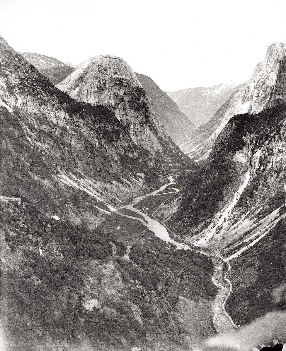 Tom Kent, Utsiktsbilde over Nærøydalen, Aurland, Sogn og Fjordane.