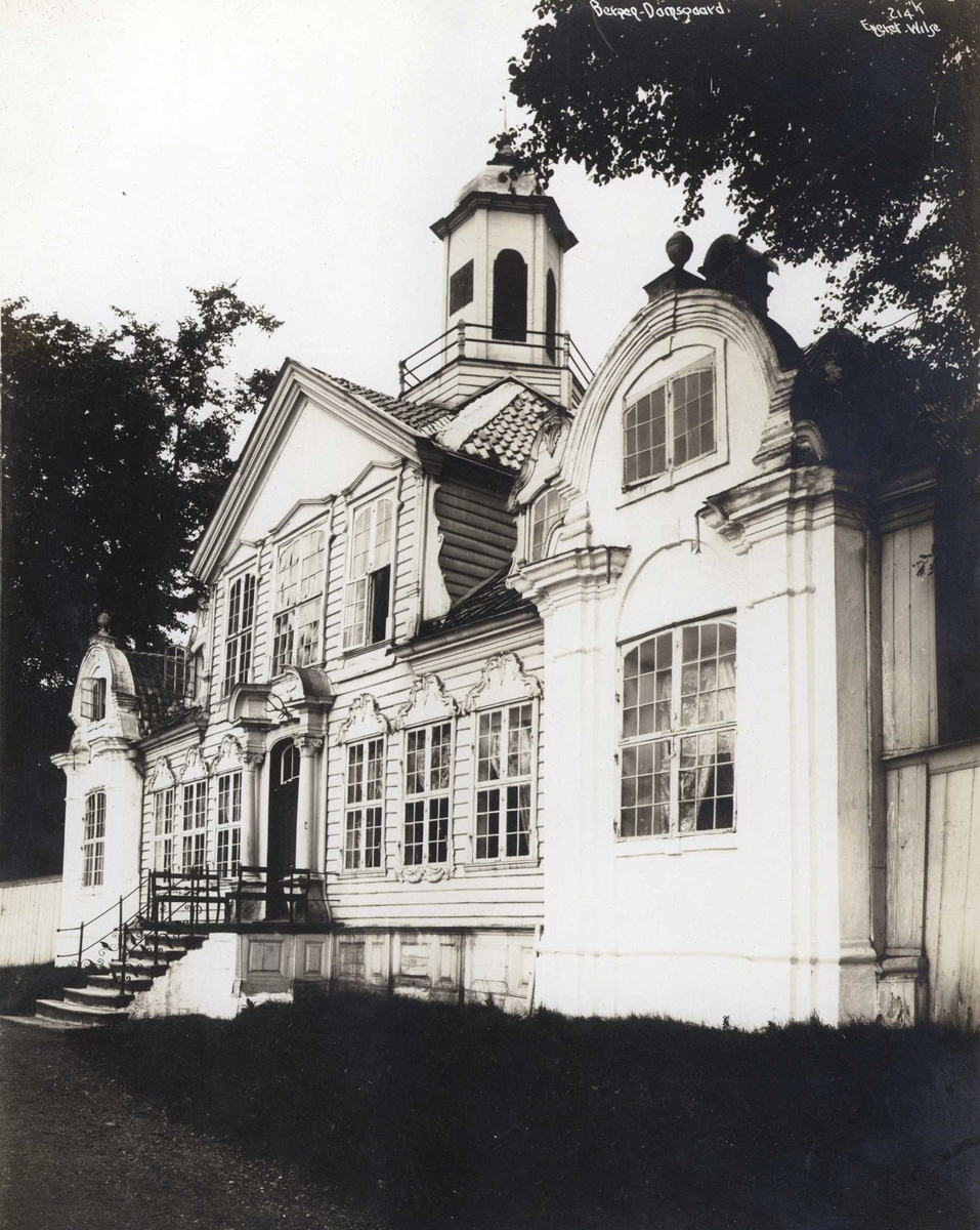 Anders Beer Wilse, Damsgård hovedgård, Bergen, Hordaland. Fotografert 1912.