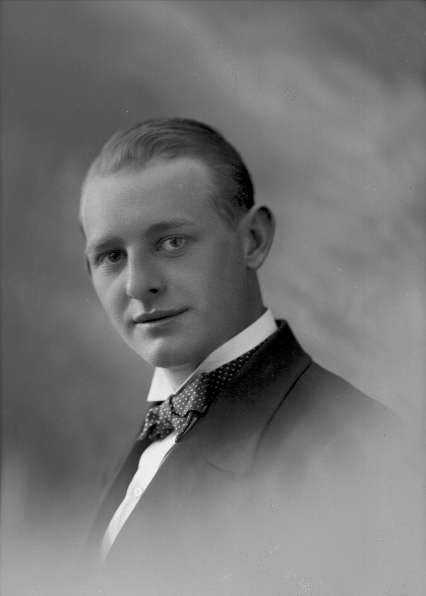 Gustav Borgen, NFB.09900