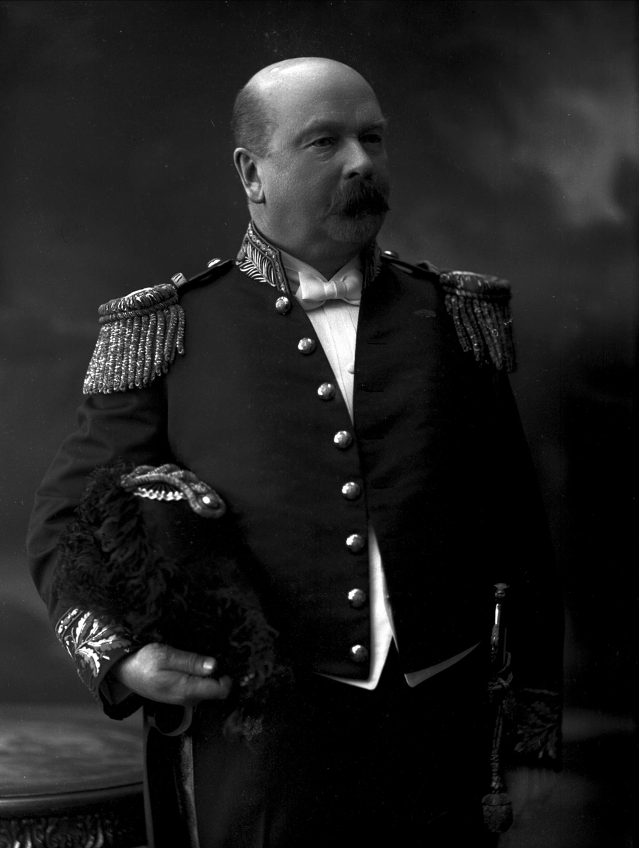 Gustav Borgen, Portrett, Rasmus Ingvald Thorsen i uniform som konsul.