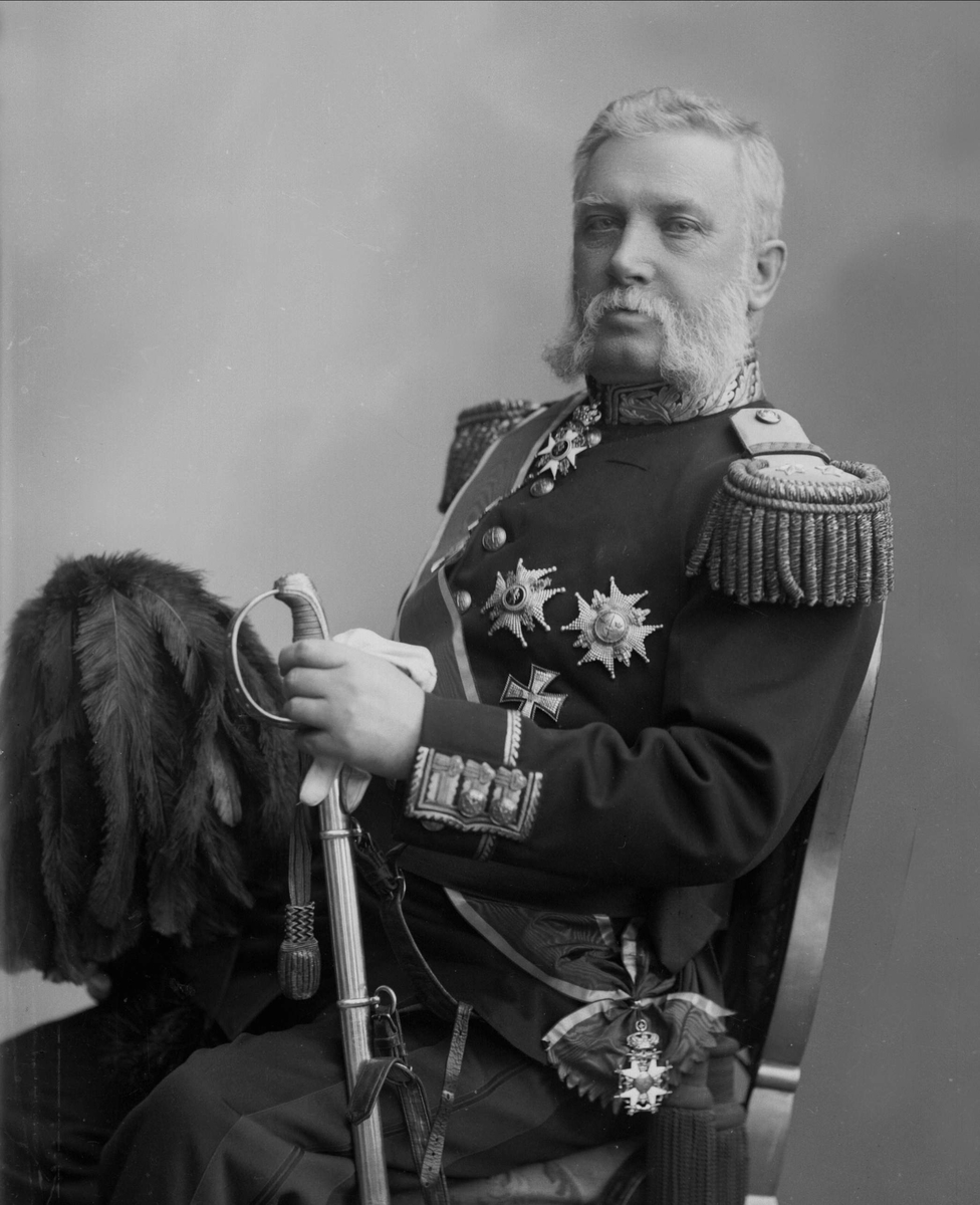Gustav Borgen, Portrett, Hans Petter L'Orange (1835-1907) i uniform som generalløytnant.