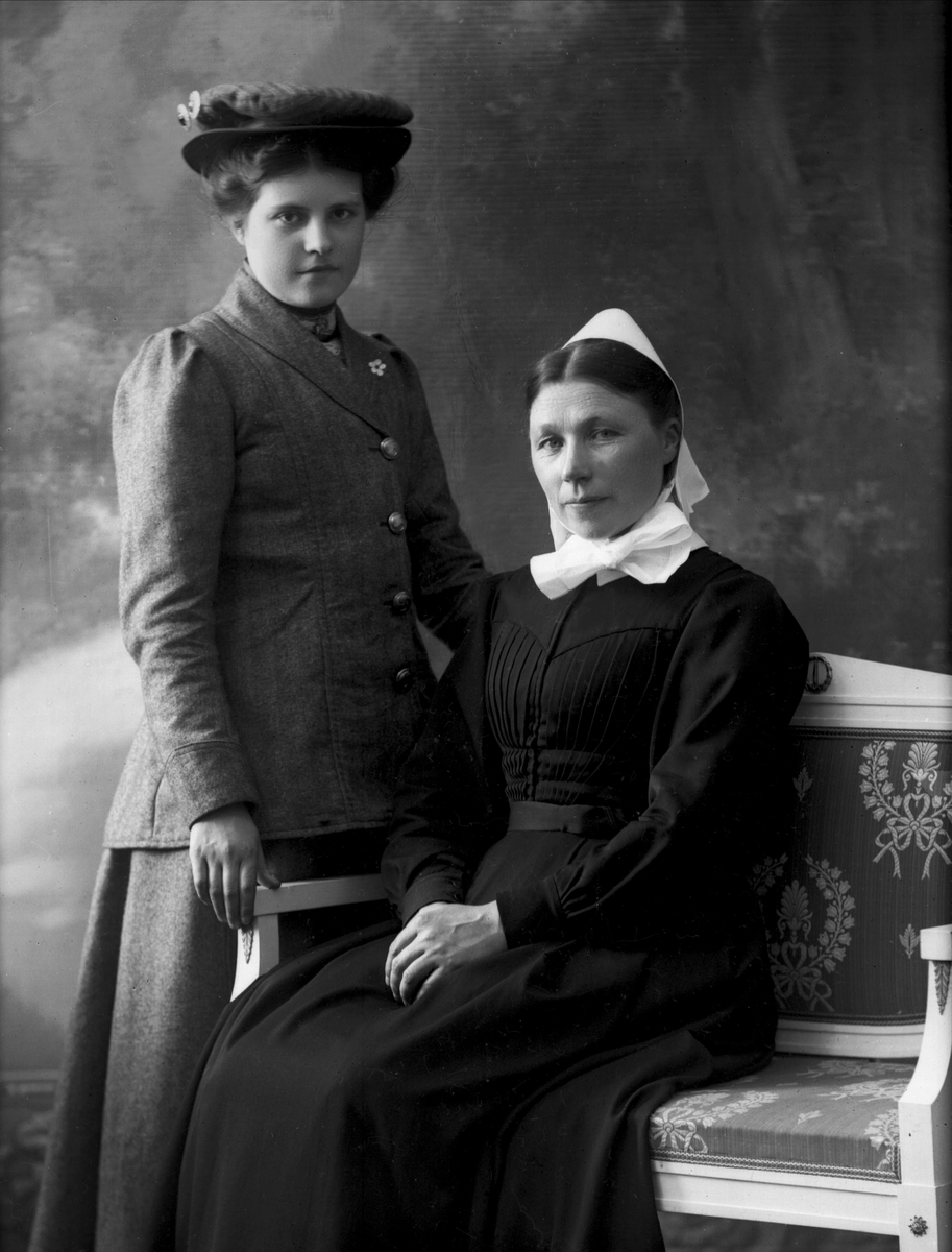 Gustav Borgen, Gruppeportrett, sykepleiere. Søster Pernille Olsen.