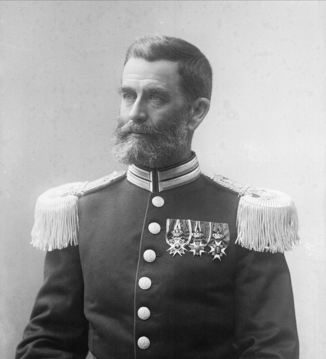 Gustav Borgen, Portrett, Olaf Wilhelm Petersen (1841-1909), i uniform.