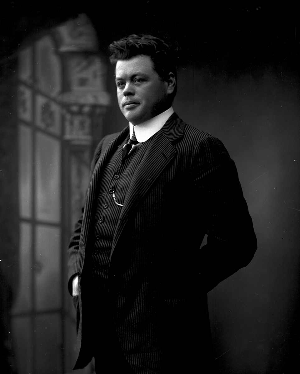 Gustav Borgen, Portrett, operasanger Hoffmann.