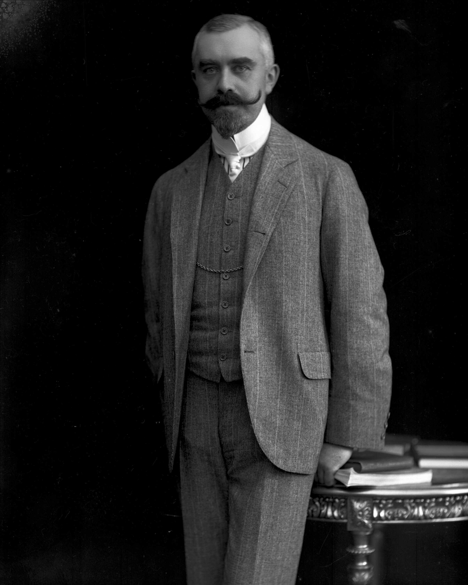 Gustav Borgen, Portrett av høyesterettsadvokat Arthur Nicolay Sophus Knagenhjelm.