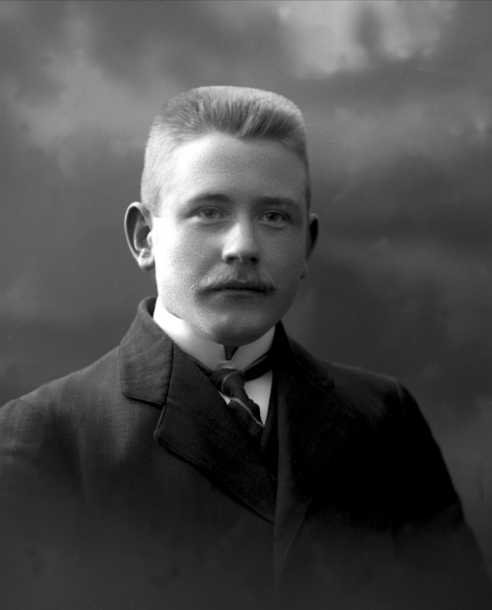 Gustav Borgen, NFB.22527