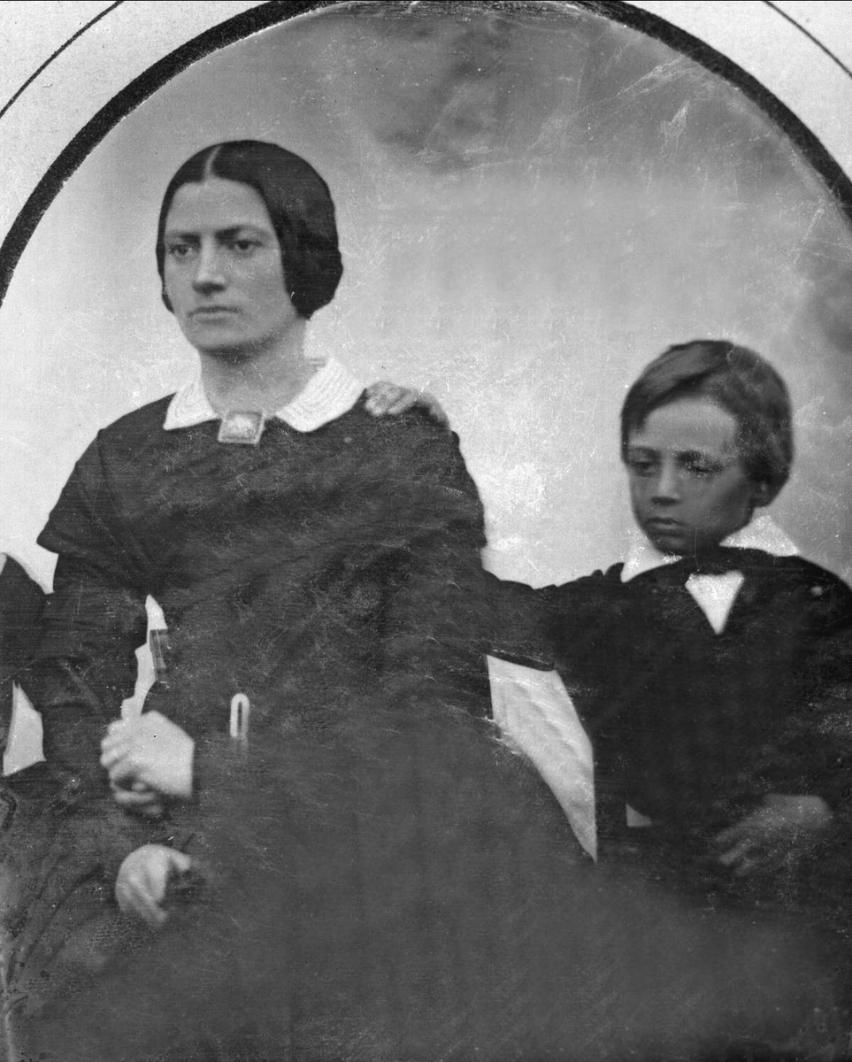 Gustav Borgen, Avfotografering. Gruppe, mor og sønn. Daguerreotypi(?)