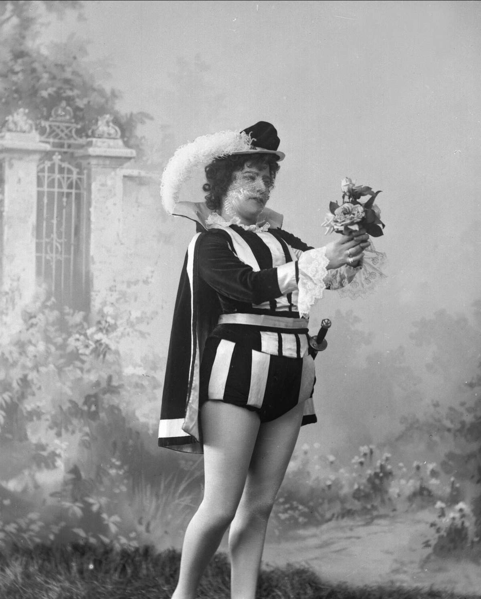 Gustav Borgen, Portrett, sopran Ina Madsen som Sibler i operaen Faust.