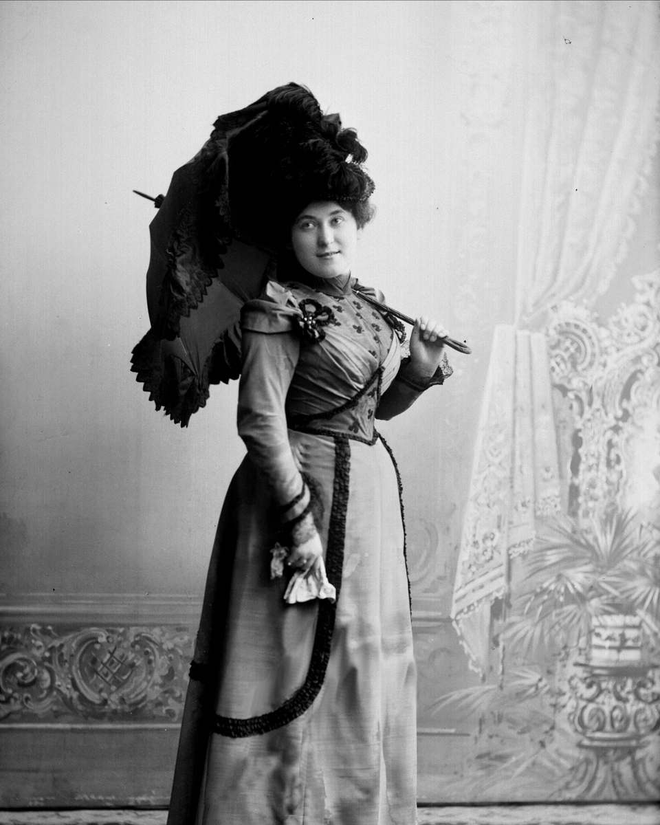 Gustav Borgen, Portrett, Sally Roge.