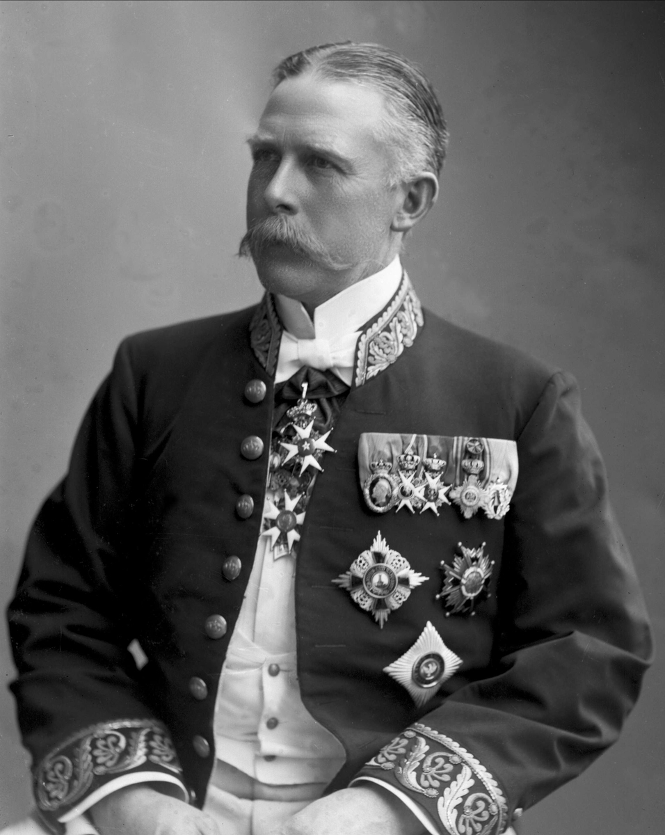 Gustav Borgen, Portrett, Fredrik Frantz Michael Wilhelm "Frits" Rustad (1852-1930) i uniform som hoffmarskalk.