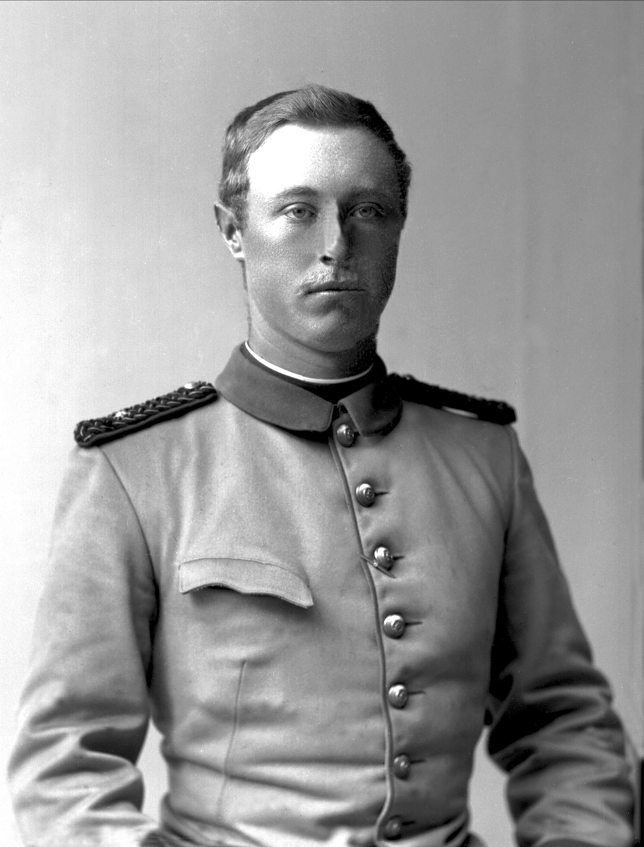 Gustav Borgen, Portrett, sekondløytnant ved Trenkorpset.
