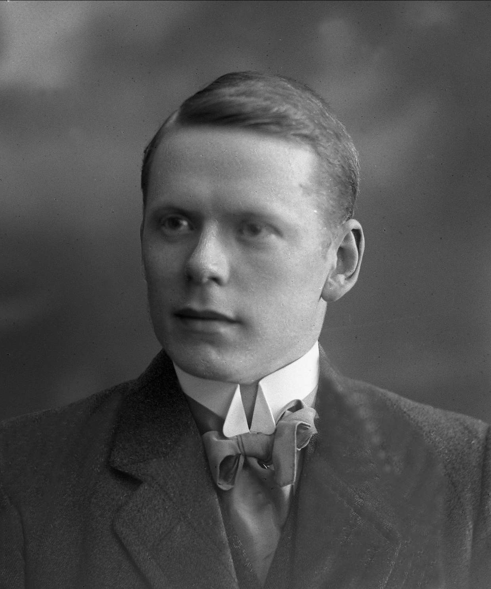 Gustav Borgen, NFB.44858