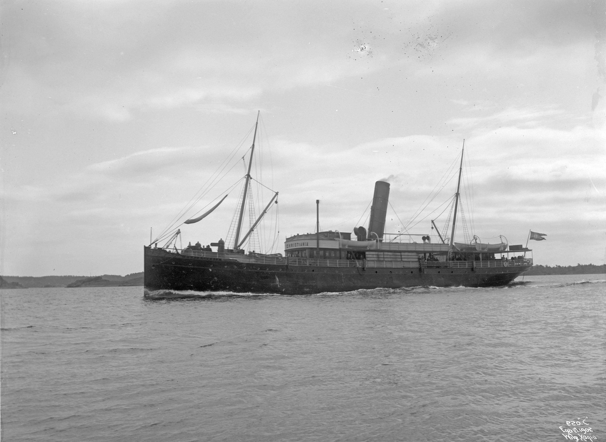 Anders Beer Wilse, D/S Christiania (b. 1895, Helsingør Jernskibs og Maskinbyggeri, Vestlandsbåt