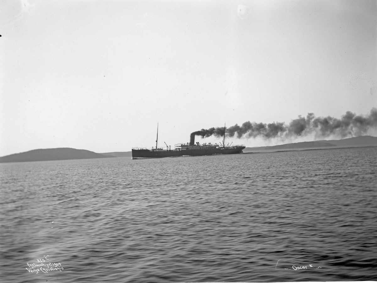 Anders Beer Wilse, D/S Oscar II (b. 1901, A. Stephen & Sons, Glasgow), full fart, DFDS
