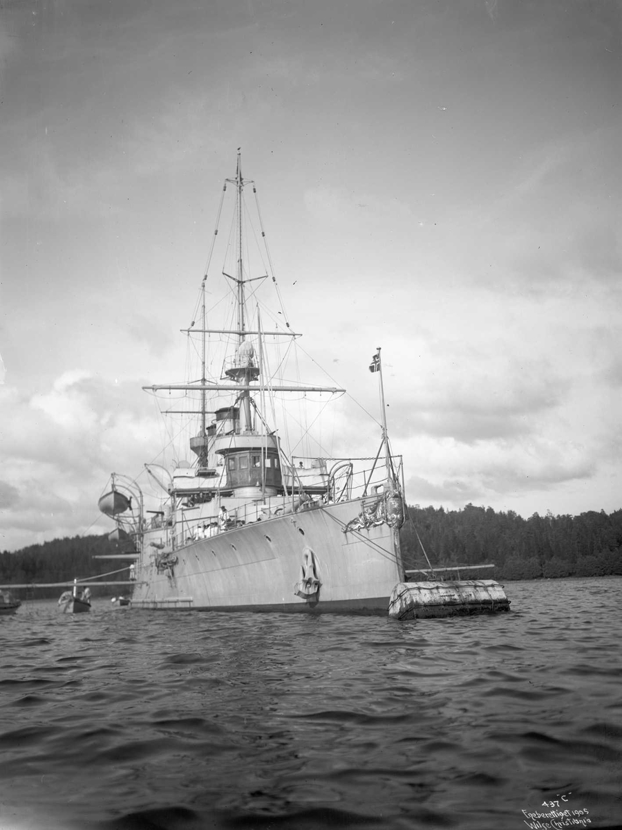 Anders Beer Wilse, Norge (b. 1899, Armstrong, Newcastle), panserskip, på havnen