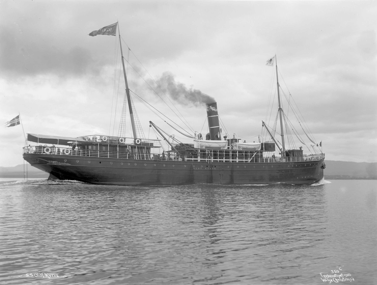 Anders Beer Wilse, D/S Olaf Kyrre (b. 1886, Martens, Olsen & Co., Bergen)