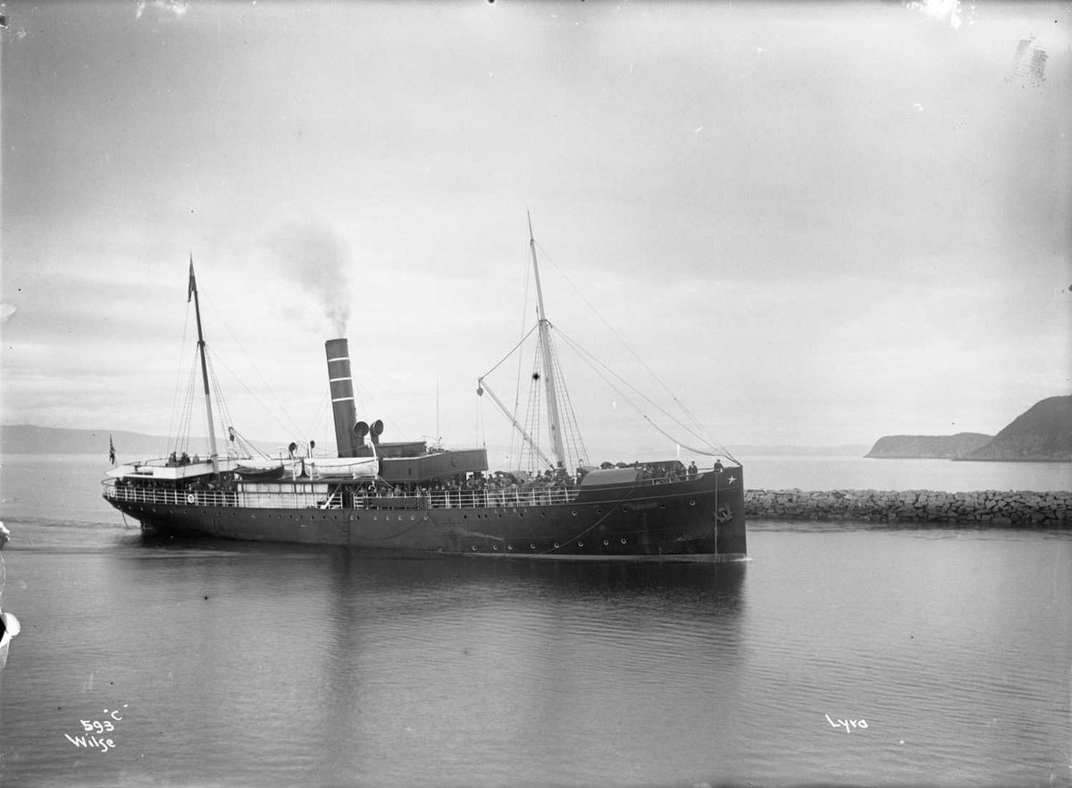 Anders Beer Wilse, D/S Lyra (b. 1904, Bergens Mekaniske Verksted, Bergen)