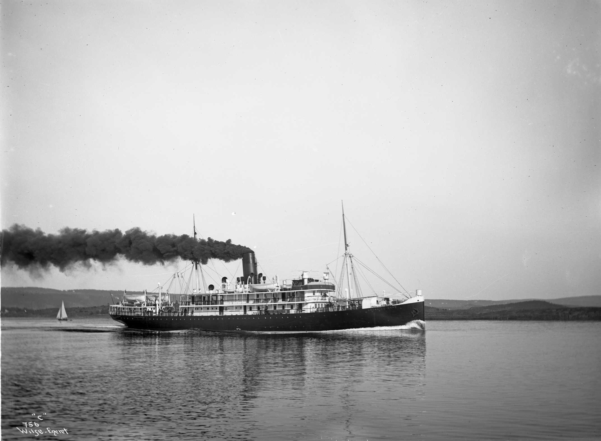 Anders Beer Wilse, D/S Dronning Maud (b.1906, A/S Burmeister & Wain’s Maskin- og Skibsbyggeri, Kjøbenhavn) (DFDS)