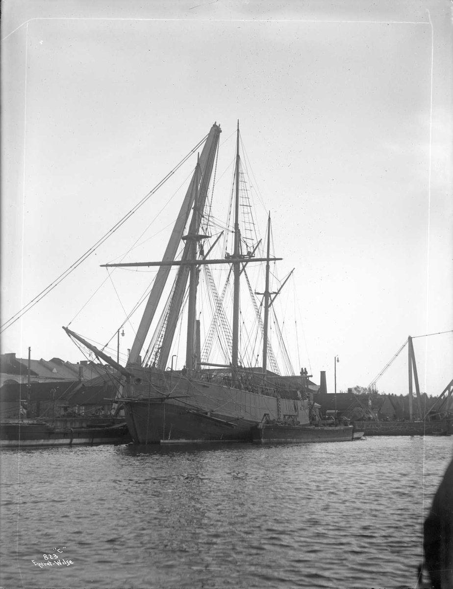 Anders Beer Wilse, Fram (b. 1892, Colin Archers Verft, Larvik), Nansens ekspedisjonsskip