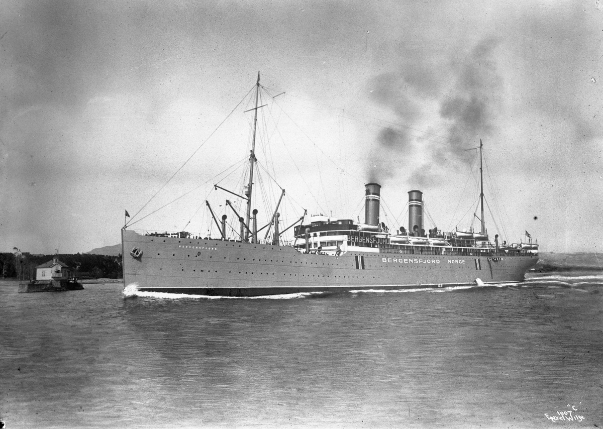Anders Beer Wilse, D/S Bergensfjord (b. 1913, Cammell, Laird & Co., Birkenhead),