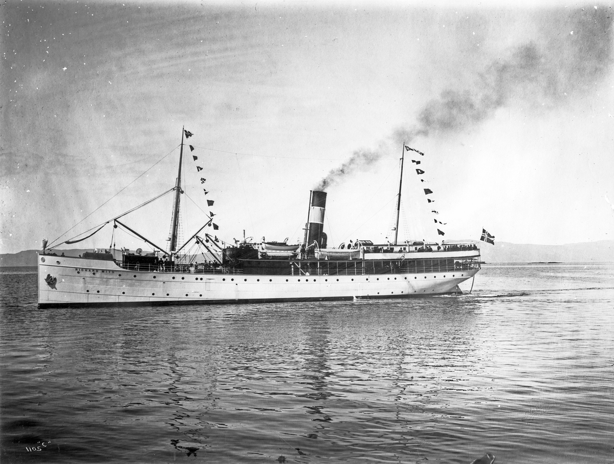 Anders Beer Wilse, D/S Richard With (b. 1909, Trondhjems Mekaniske Verksted, Trondhjem)
