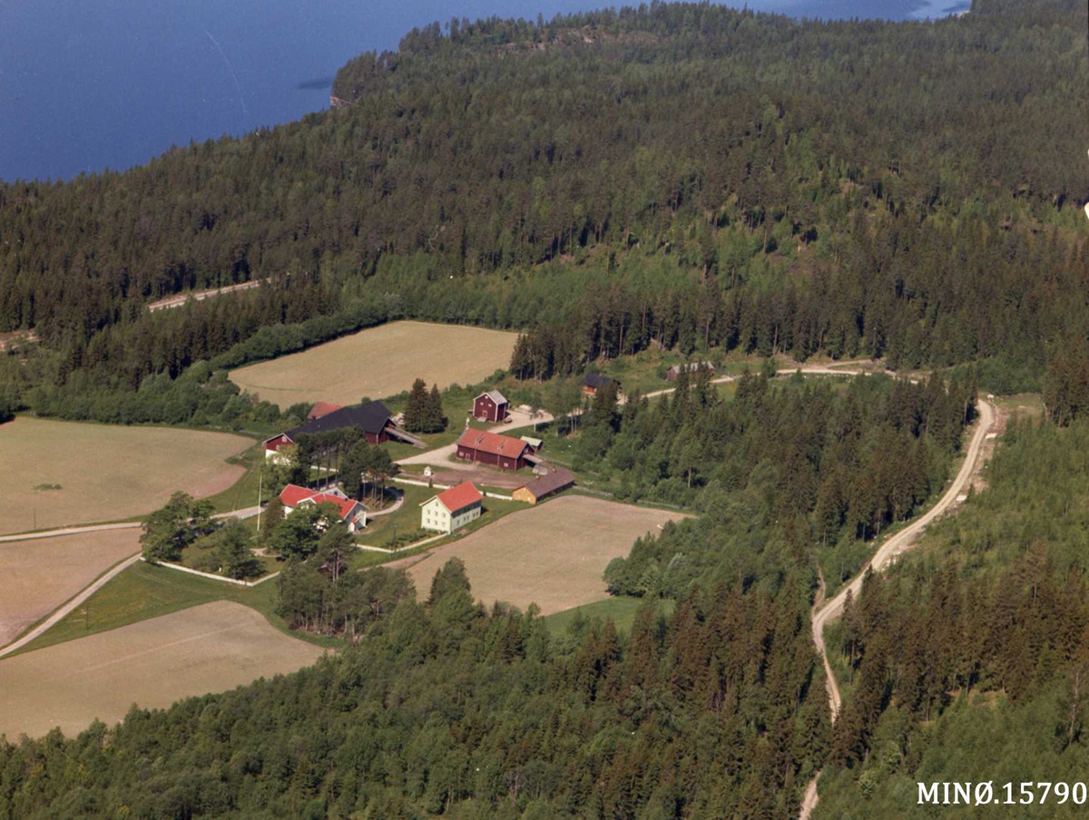 Widerøes Flyveselskap A/S, Gardsbruk