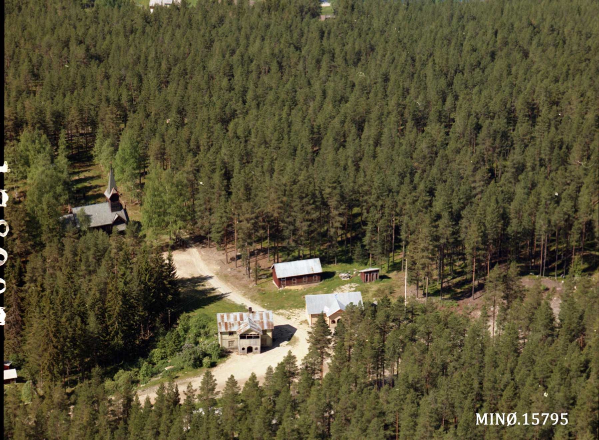 Widerøes Flyveselskap A/S, Kirke, bebyggelse