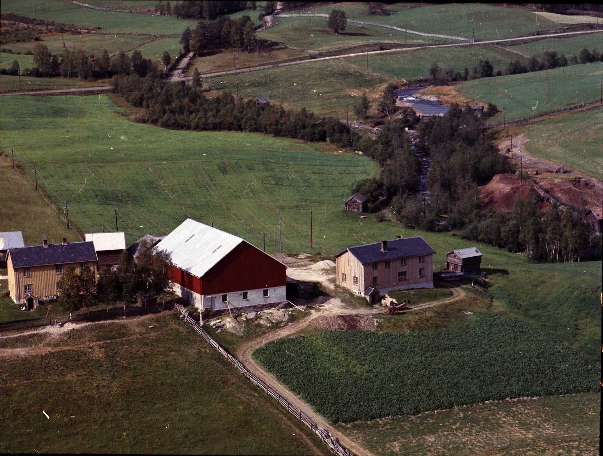 Widerøes Flyveselskap A/S, Gårdsbruk. Sivilhaug nordre