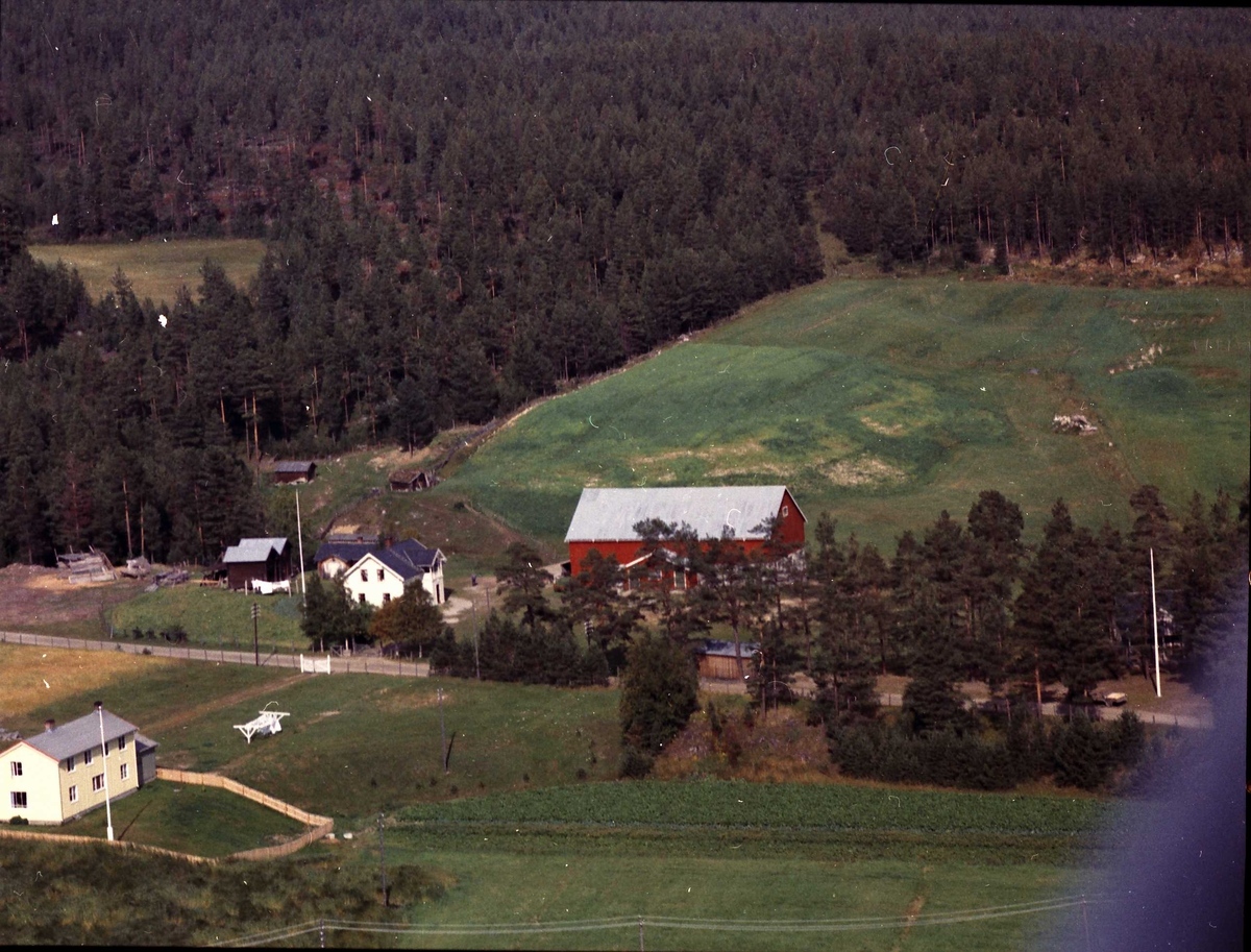 Widerøes Flyveselskap A/S, Gårdsbruk (Veslstumoen).