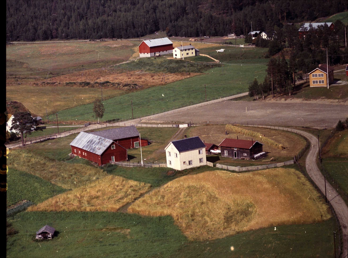 Widerøes Flyveselskap A/S, Gårdsbruk. Jonsmoen nordre