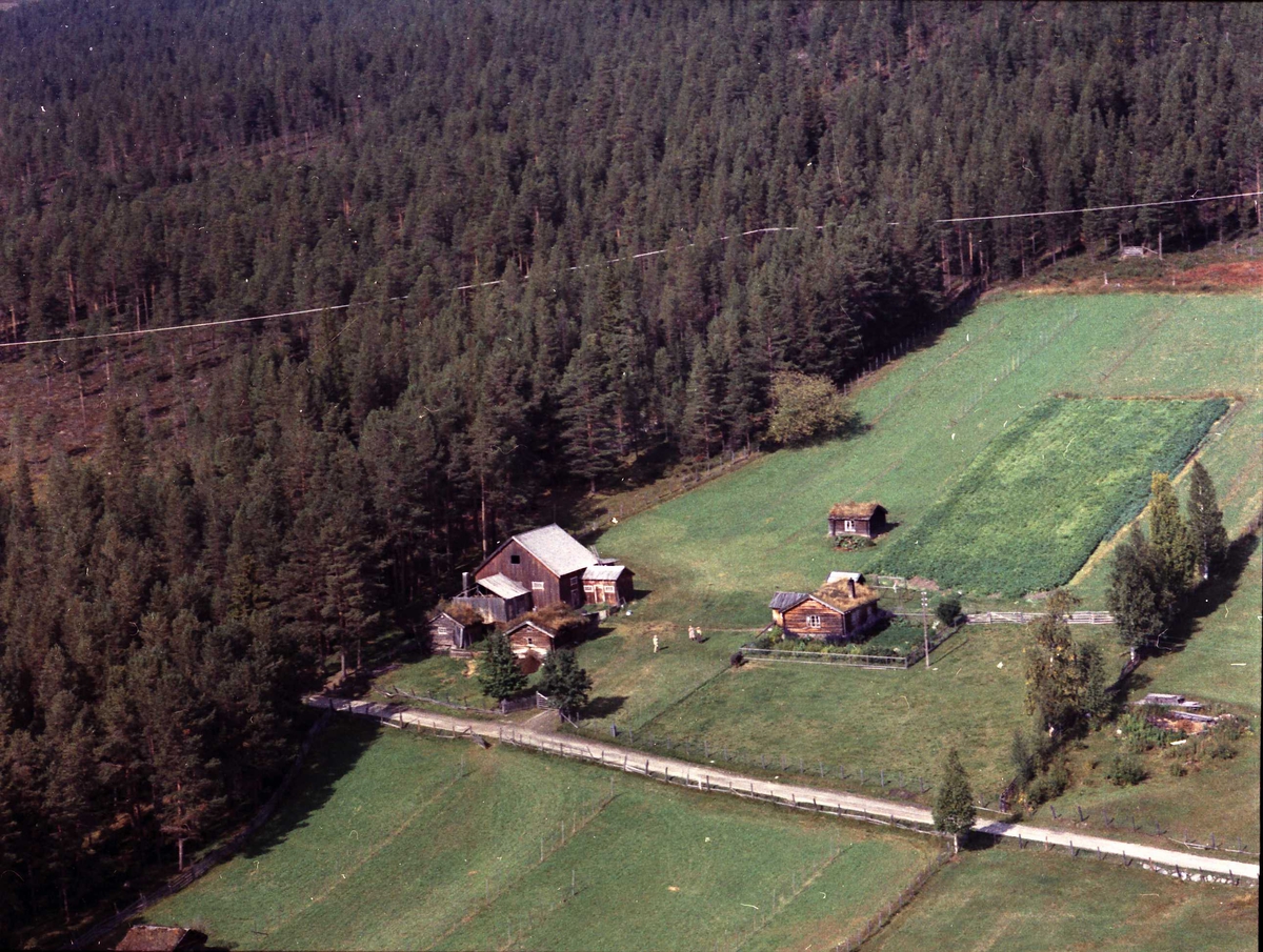 Widerøes Flyveselskap A/S, Gårdsplass.