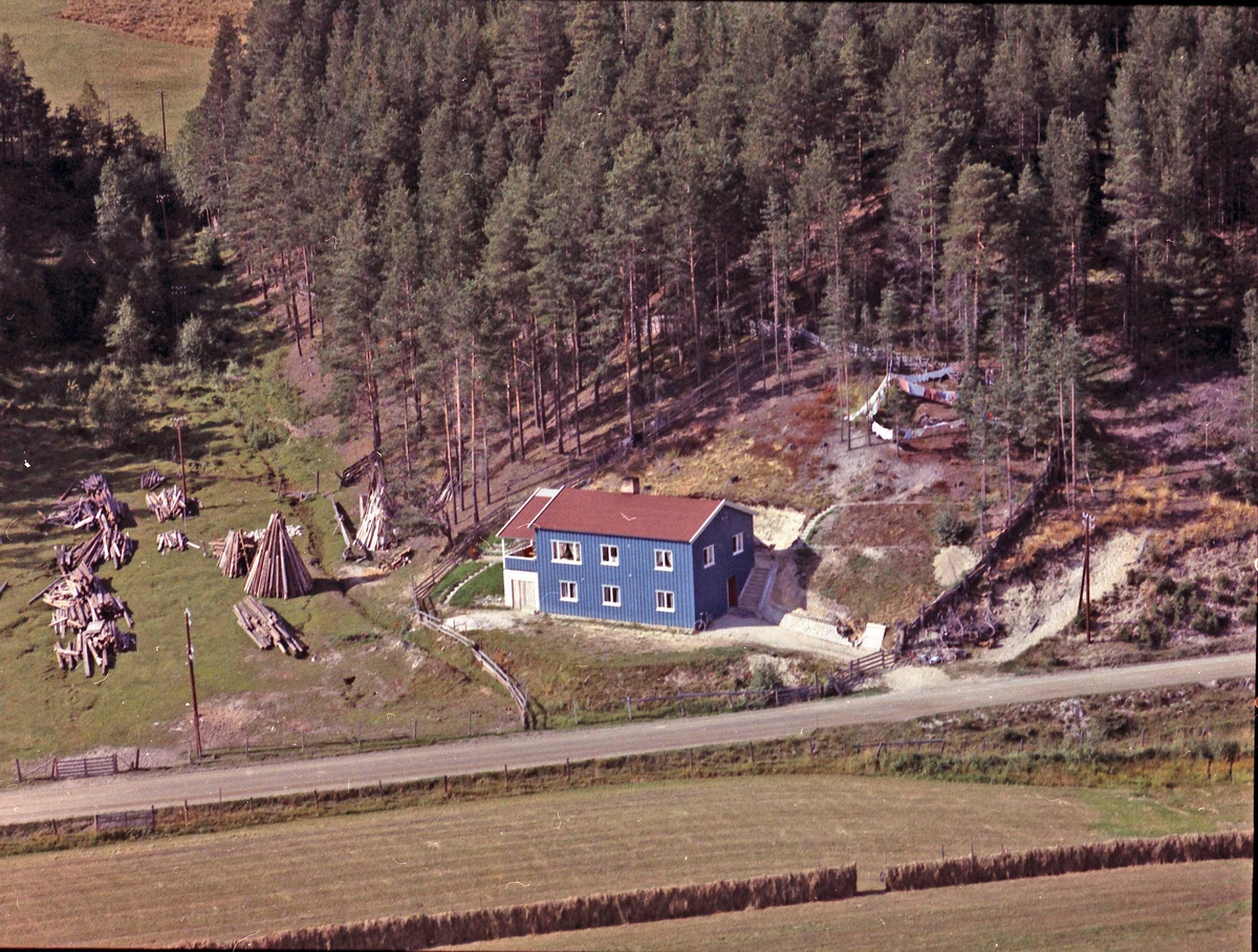 Widerøes Flyveselskap A/S, Gårdsplass.