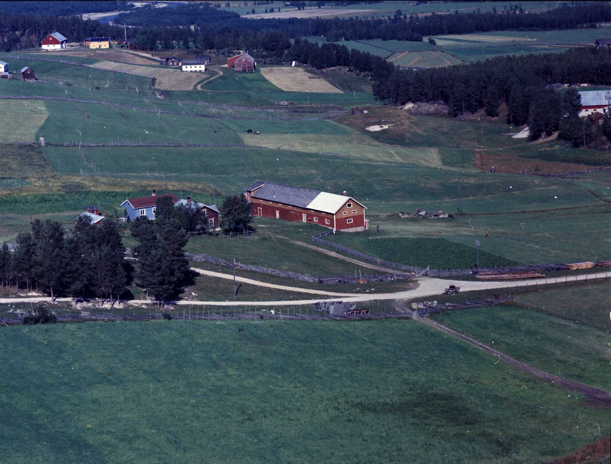 Widerøes Flyveselskap A/S, Gårdsbruk (Gjermundshaugen).