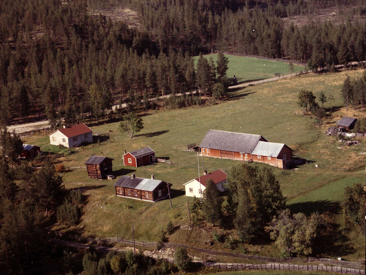 Widerøes Flyveselskap A/S, Gårdsbruk (Smithbakken).