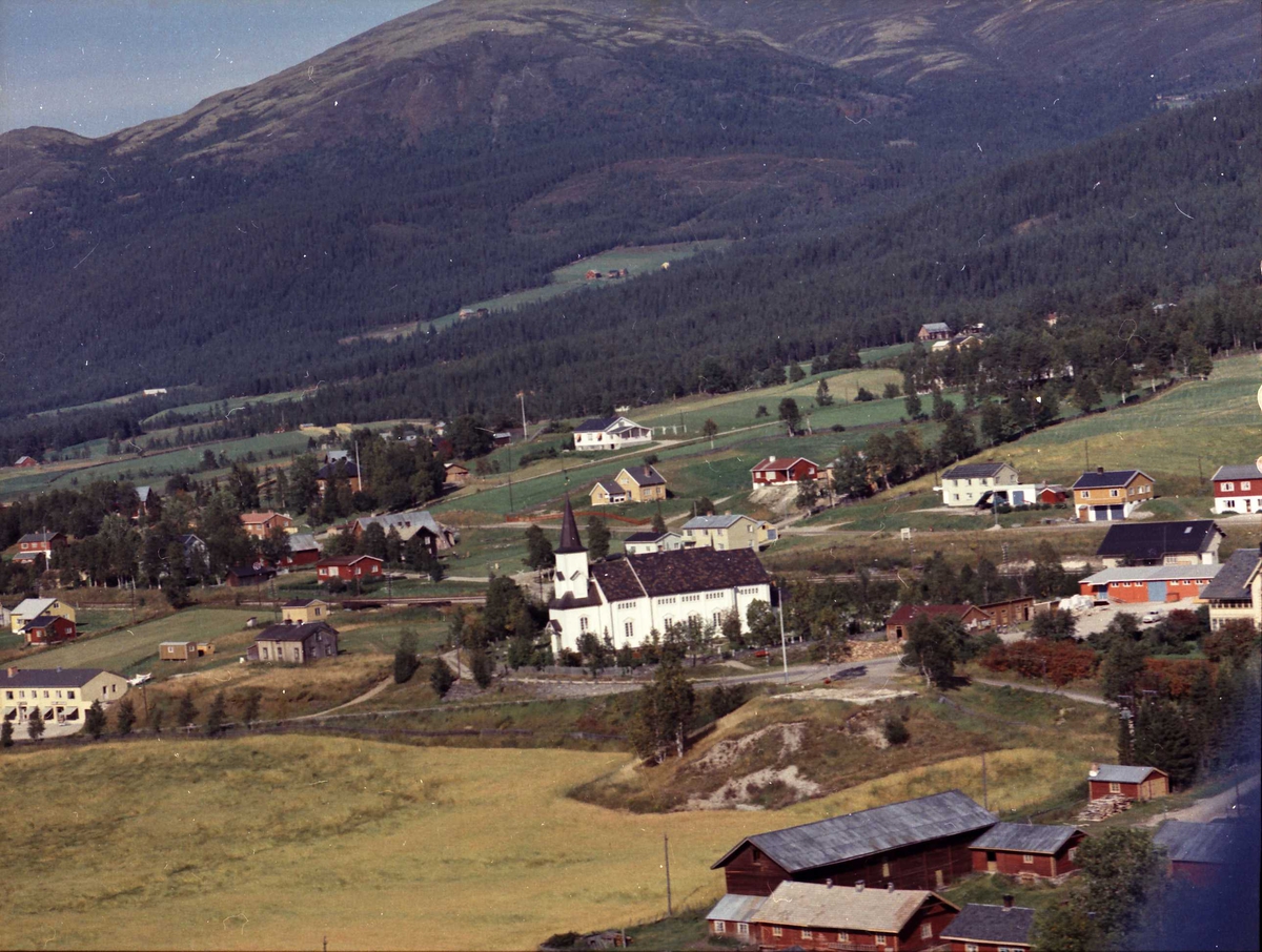 Widerøes Flyveselskap A/S, Alvdal Kirke