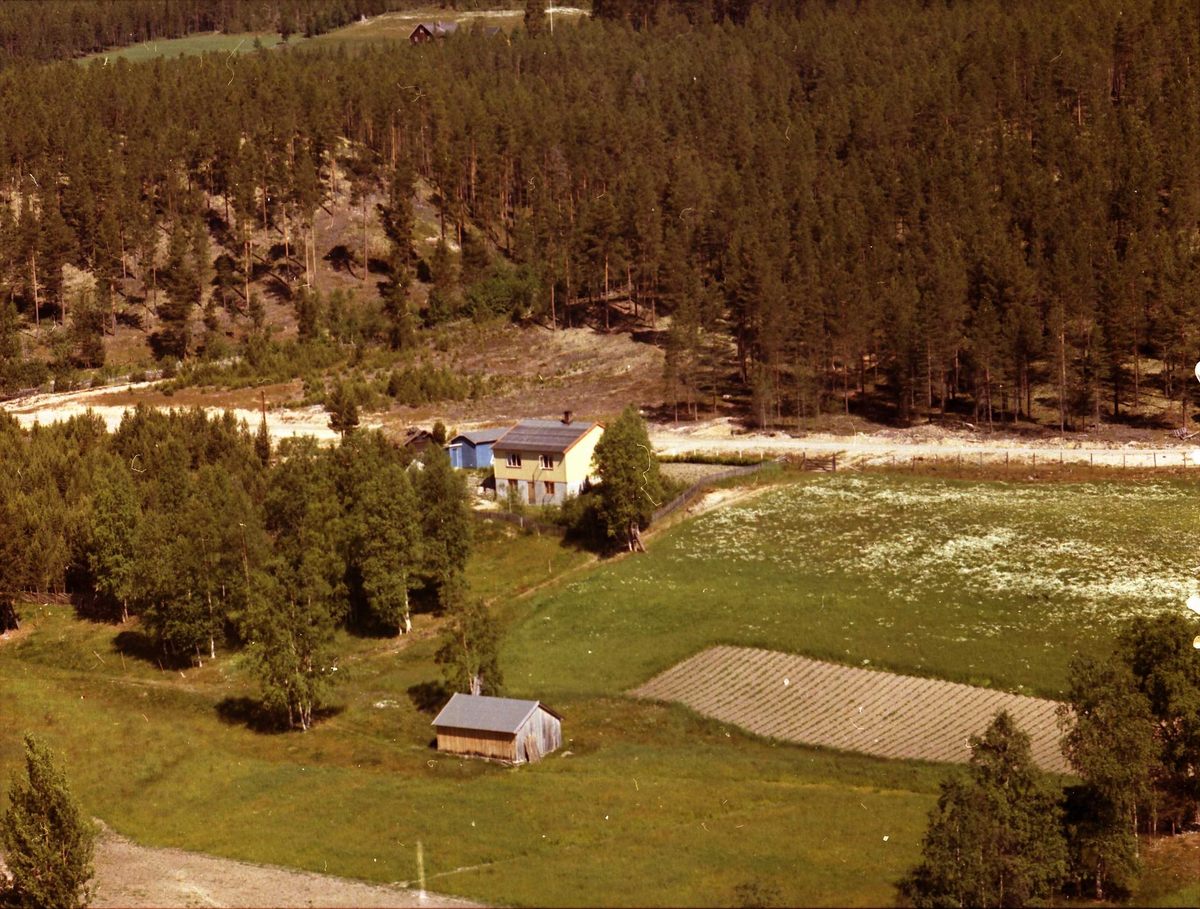Widerøes Flyveselskap A/S, Gårdsplass.