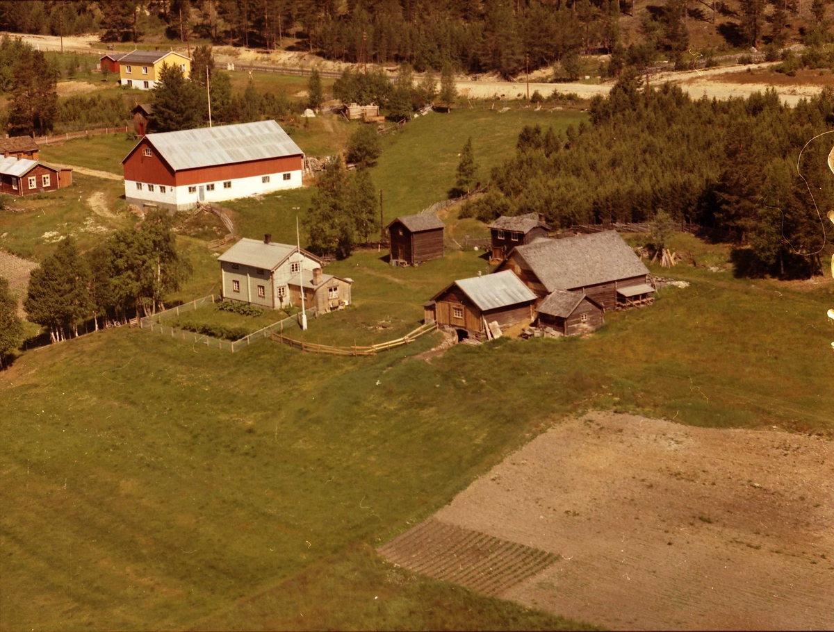 Widerøes Flyveselskap A/S, Gårdsbruk.