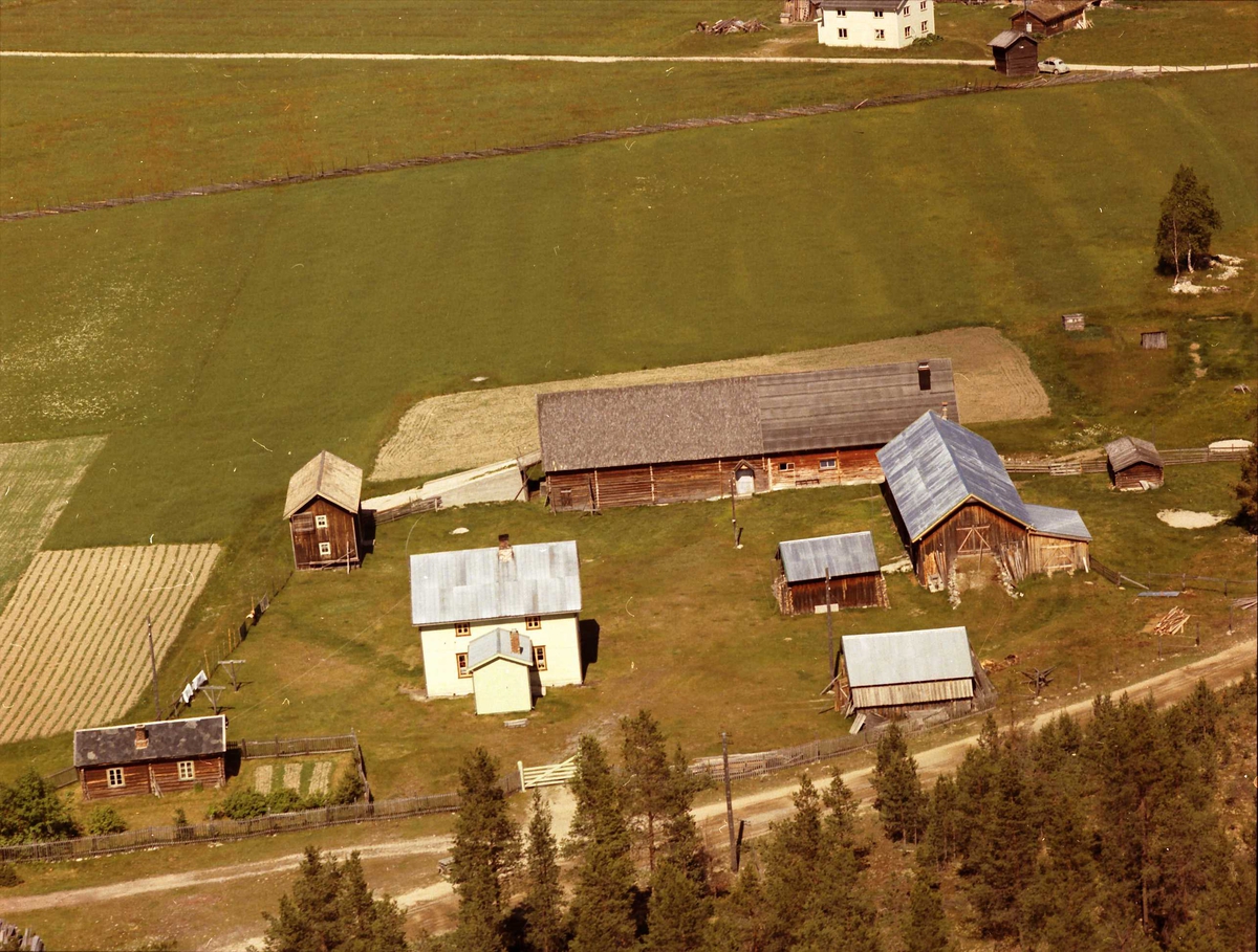 Widerøes Flyveselskap A/S, Gårdsbruk.