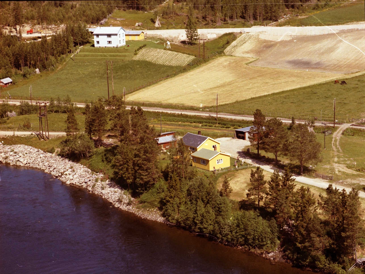 Widerøes Flyveselskap A/S, Gårdsbruk.