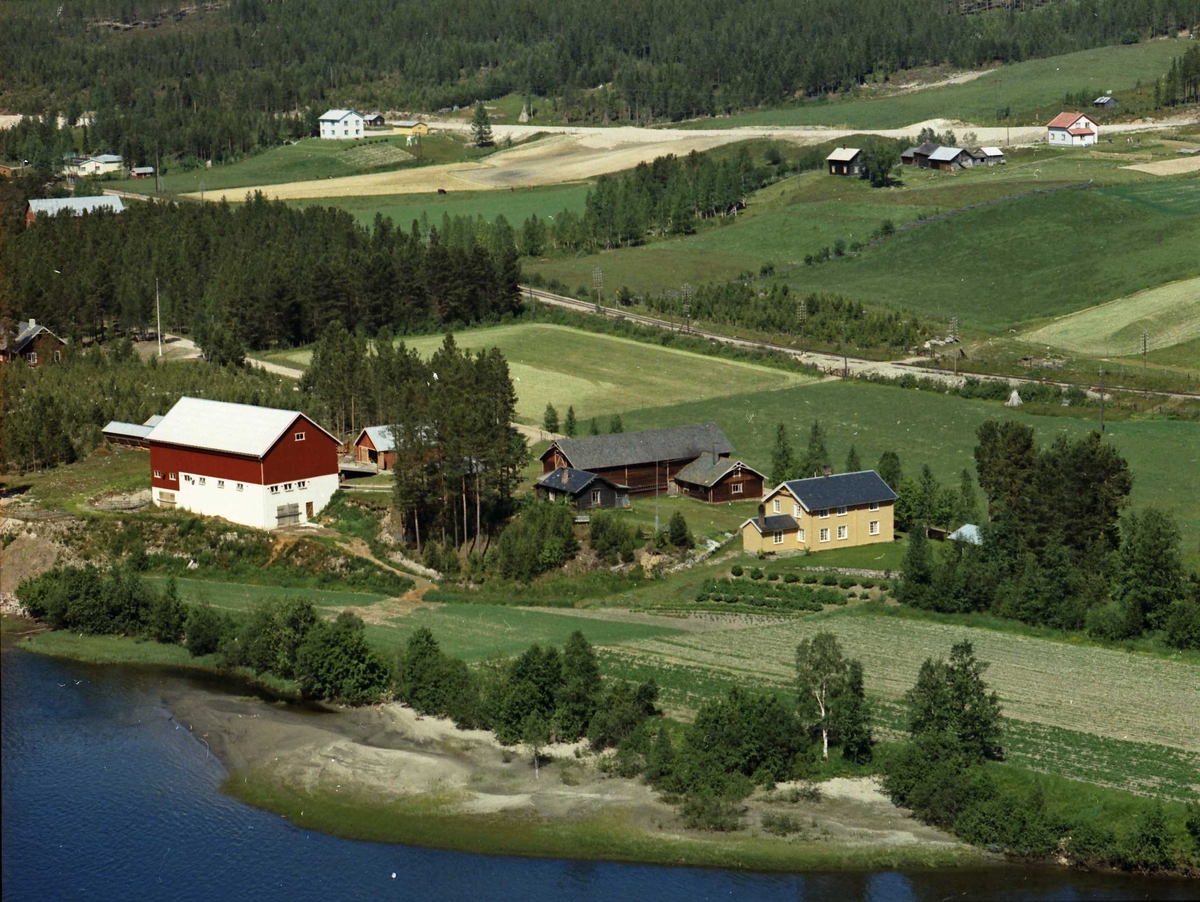 Widerøes Flyveselskap A/S, Gårdsbruk.