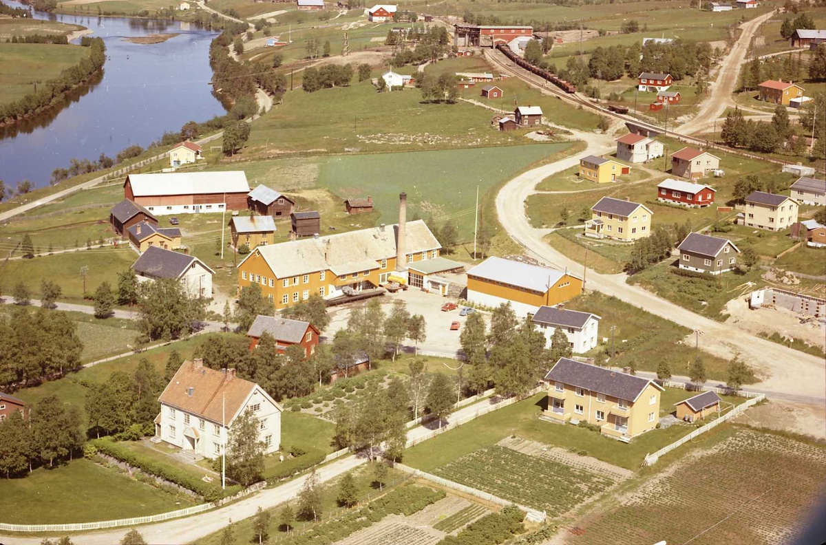 Widerøes Flyveselskap A/S, Alvdal Meieri.